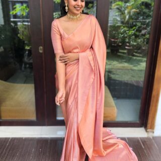 Divine Pink Soft Silk Saree With Tempting Blouse Piece