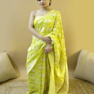 Fantabulous Yellow Soft Silk Saree With Tempting Blouse Piece