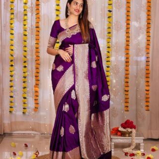 Splendorous Purple Soft Banarasi Silk Saree With Luxuriant Blouse Piece