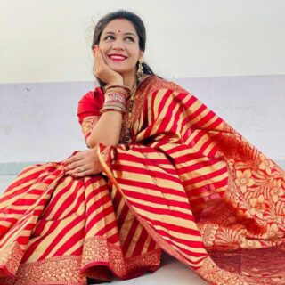 Innovative Red Soft Banarasi Silk Saree With Flattering Blouse Piece