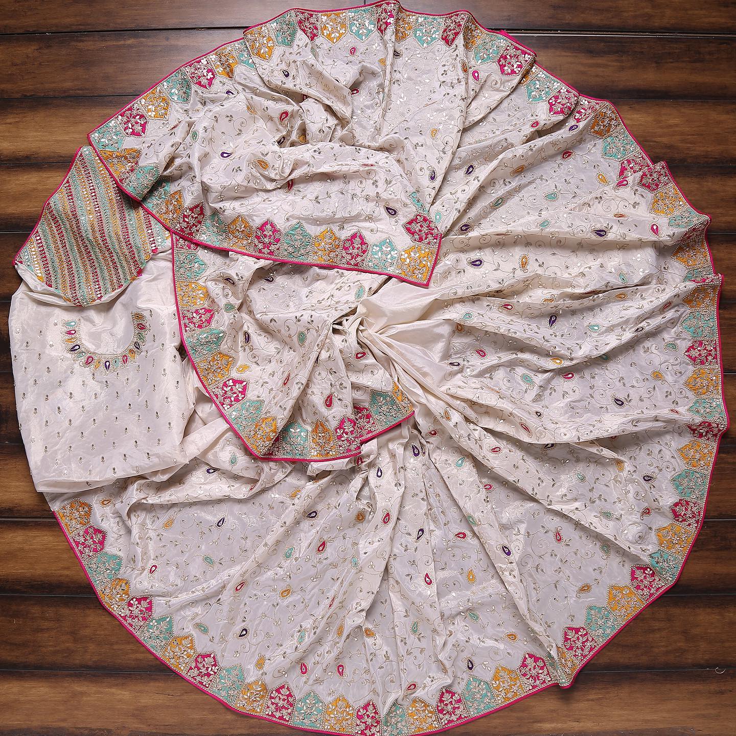 Attractive Beige Rangoli Silk Saree With Comely Blouse - Image 2