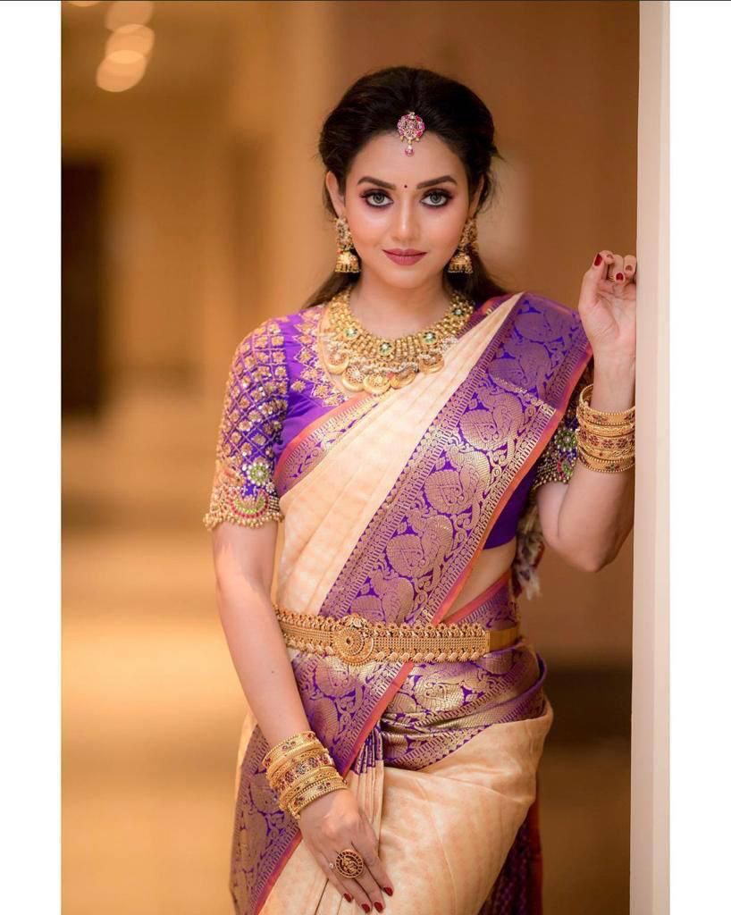 Admirable Peach Soft Silk Saree With Angelic Blouse Piece - Image 2
