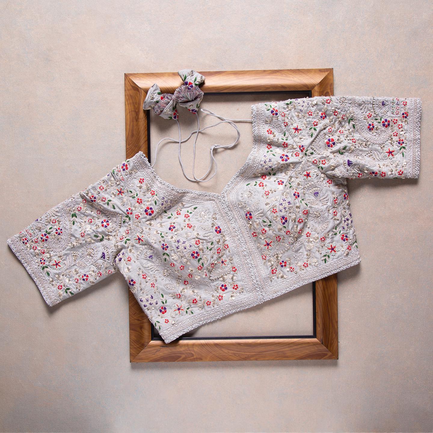 Purple Organza Silk Embroidery Work Saree With Blouse - Image 3