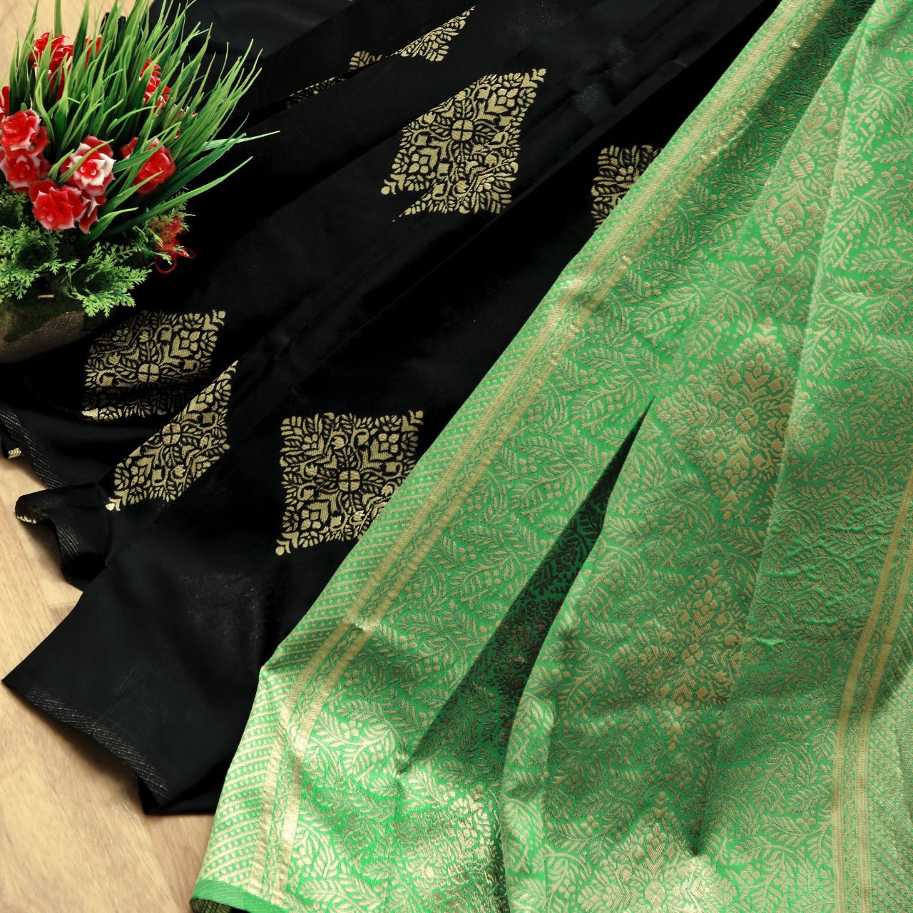Capricious Black Soft Silk Saree With Attractive Blouse Piece - Image 2