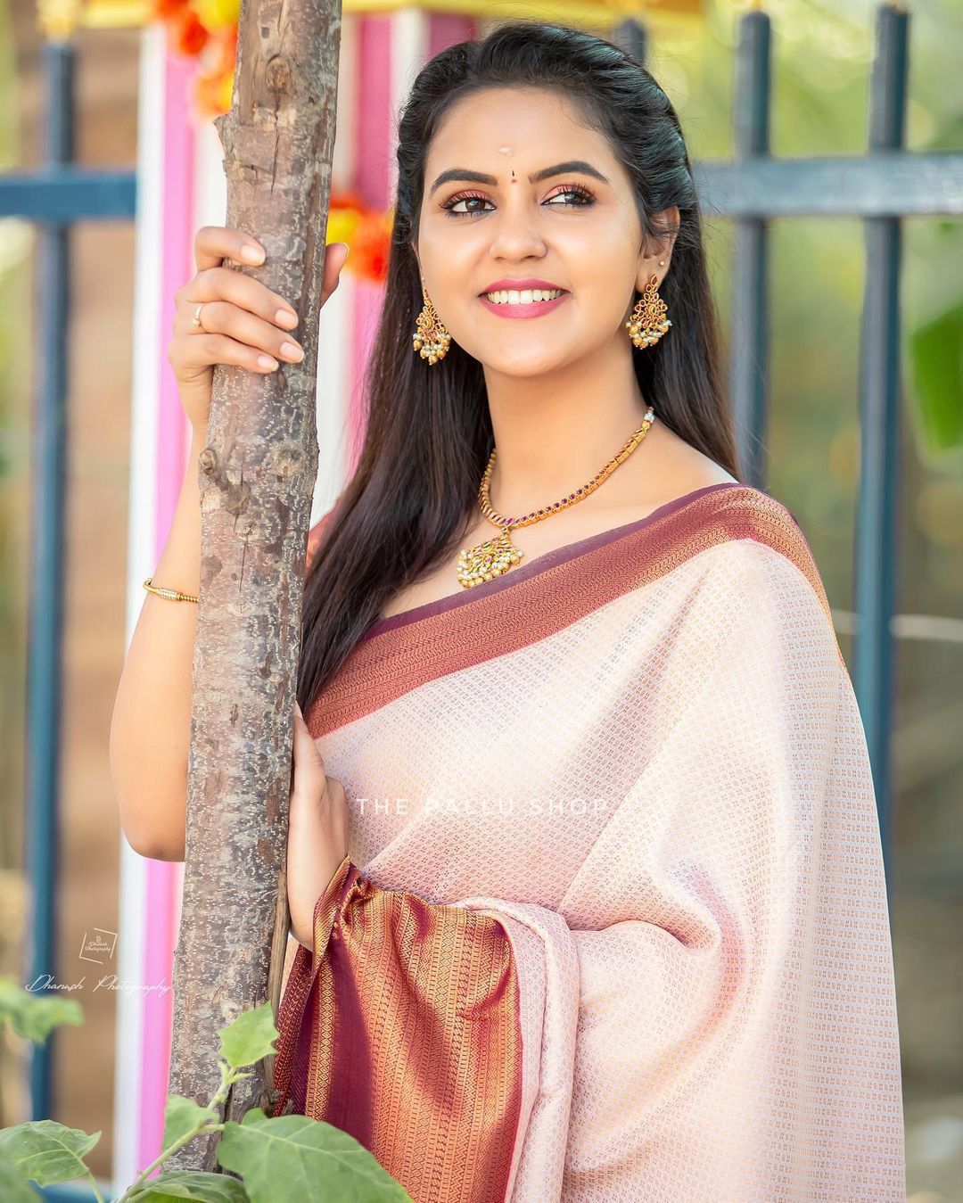 Pleasurable Beige Soft Silk Saree with Serendipity Blouse Piece - Image 3