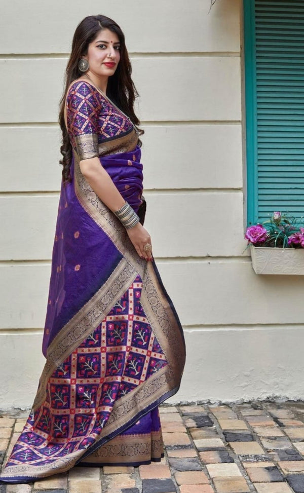 The Silk Women's Designer Purple Soft Silk Banarasi Saree online with 0.80m Attached Blouse - Image 3