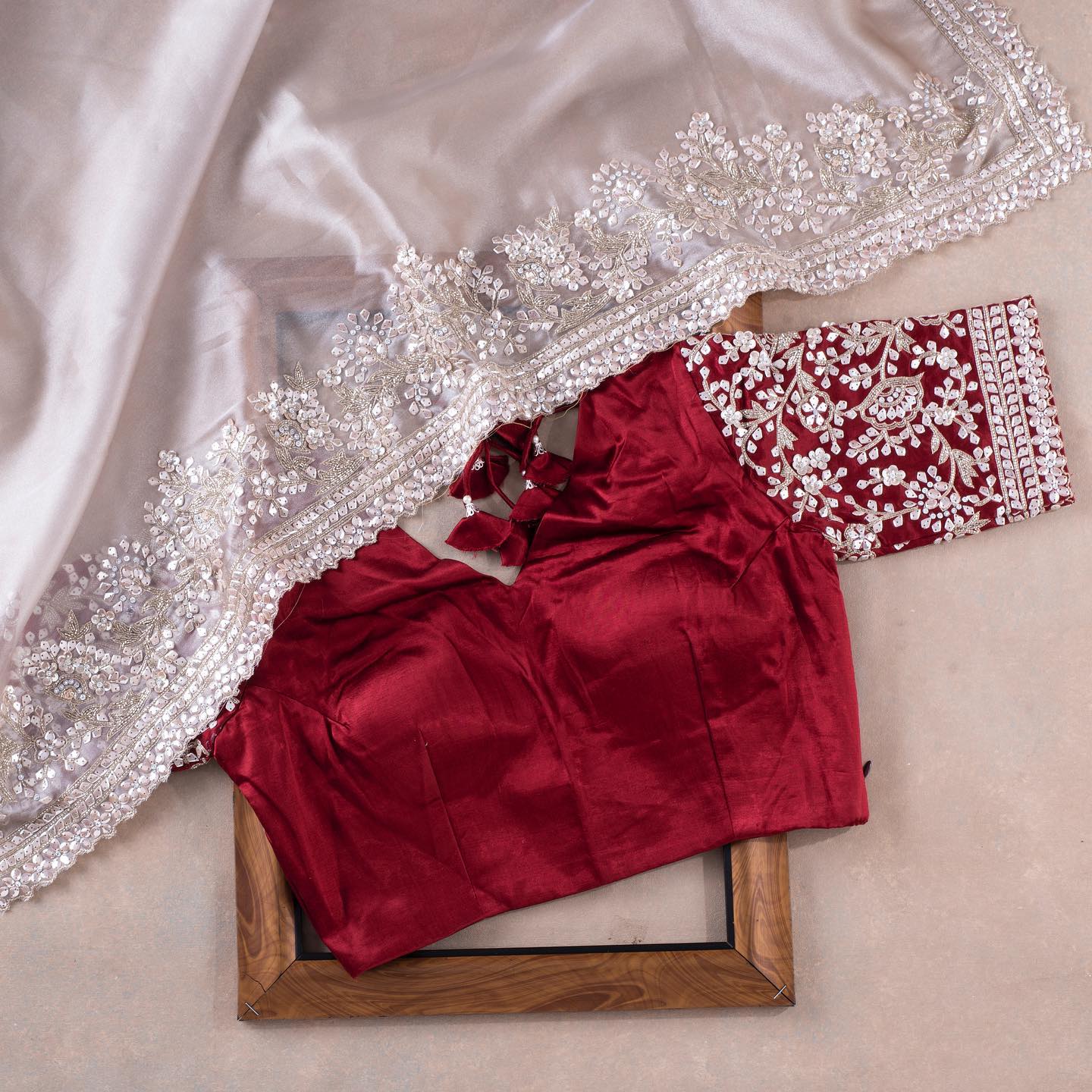 White & Red Colour Rangoli Silk Sequence Embroidery Work Saree With Blouse - Image 3