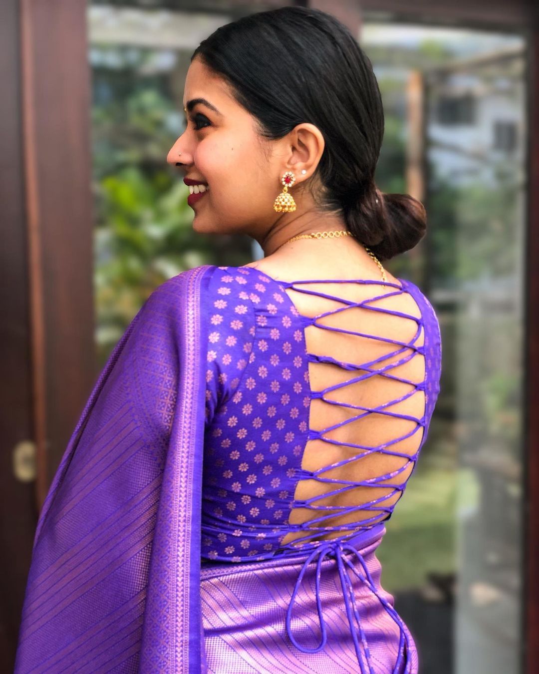 Glittering Blue Soft Silk Saree With Devastating Blouse Piece - Image 4