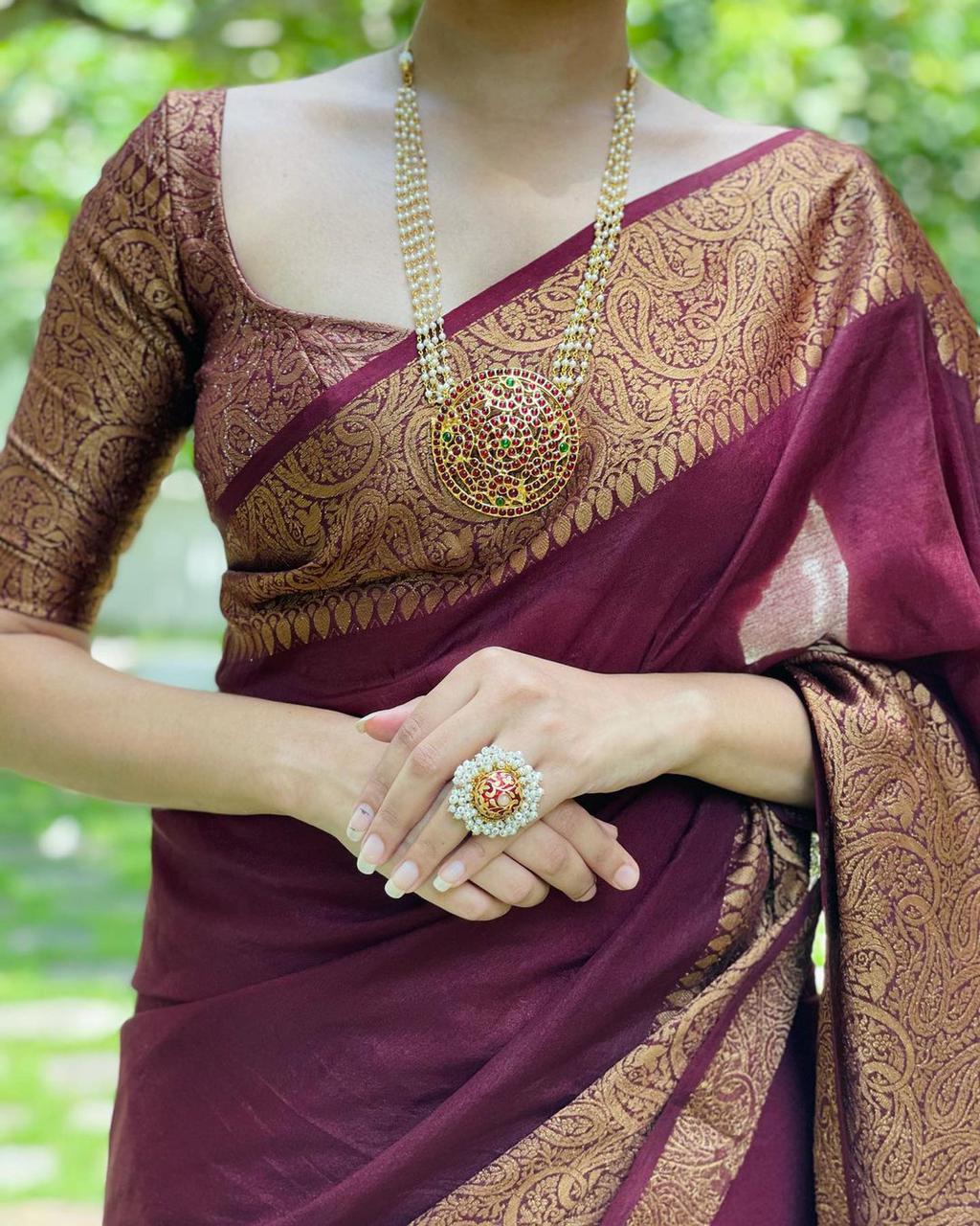 Unique Wine Soft Silk Saree With Wonderful Blouse Piece - Image 4