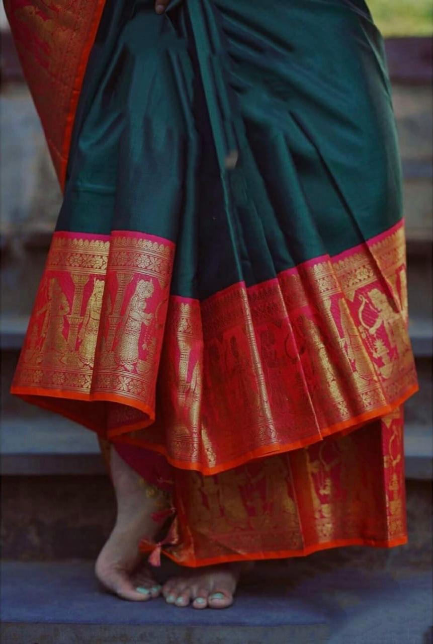 Ideal Green Soft Silk Saree With Divine Blouse Piece - Image 4
