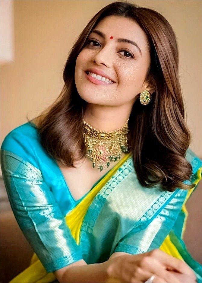 Pretty Yellow Soft Silk Saree With Extraordinary Blouse Piece - Image 5